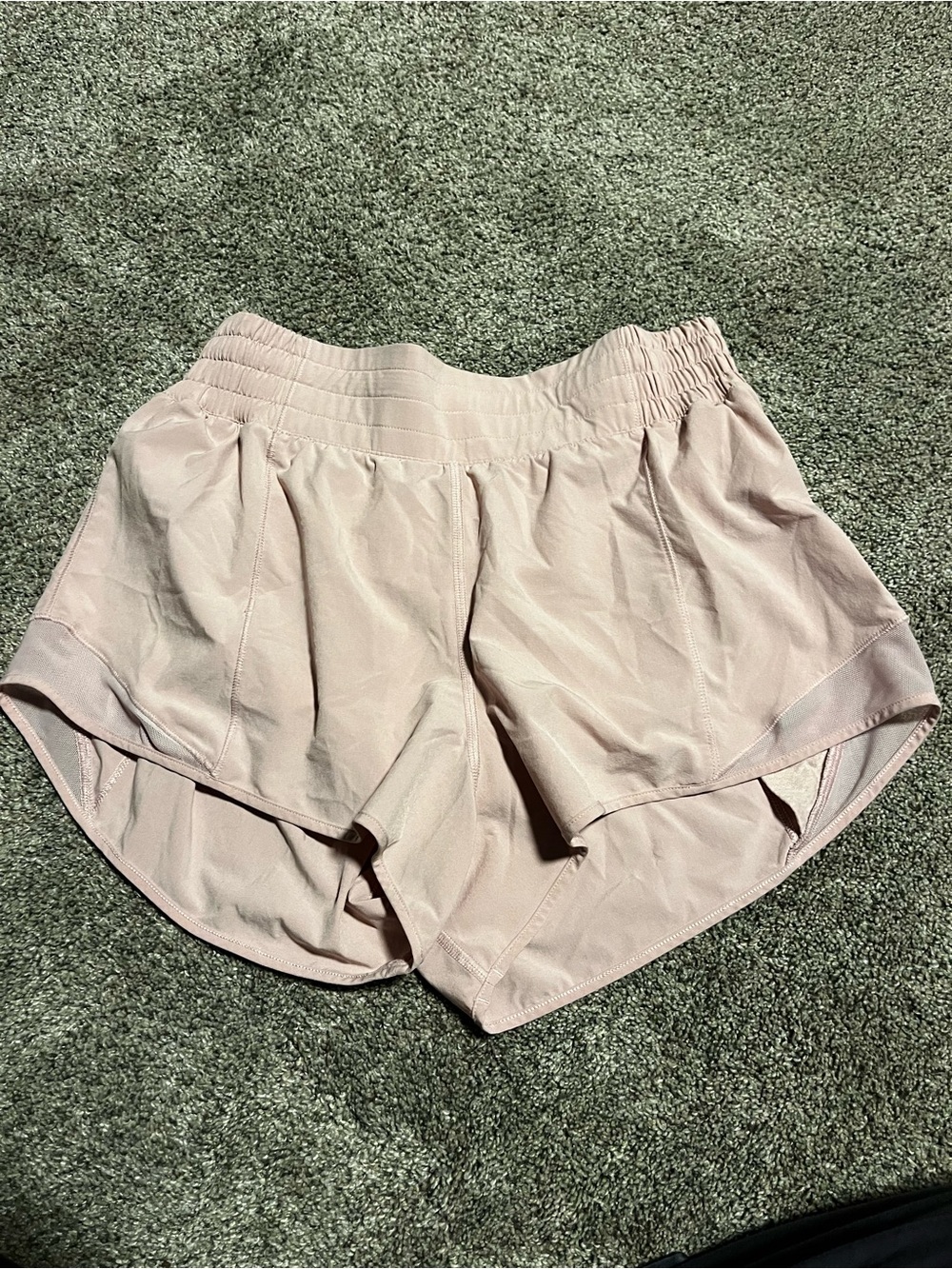 LULULEMON Women's Hotty Hot HR Lined size 8 pink 2.5" shorts
